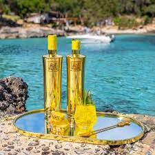 Au Vodka Pineapple Crush (70cl)